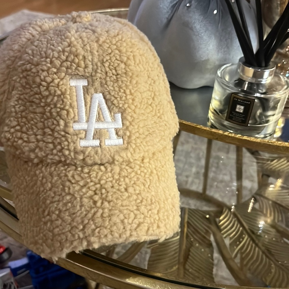 LA cap for cold weather